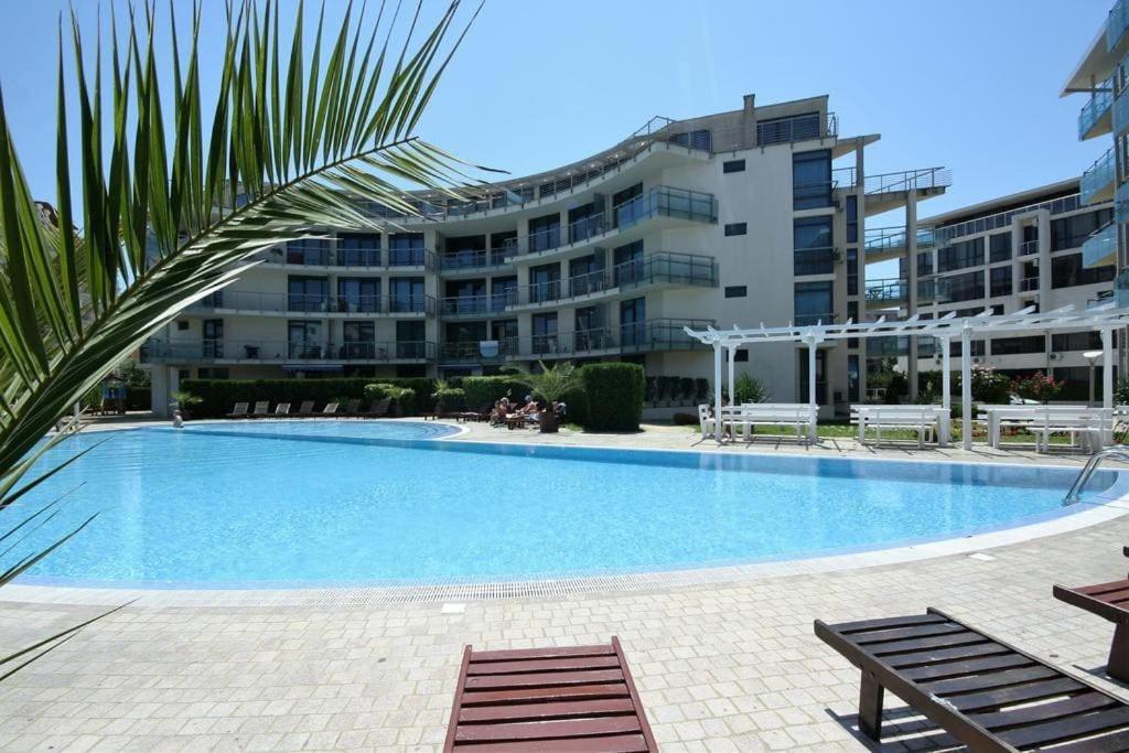 Large Apartment In Sunny Beach Exterior photo